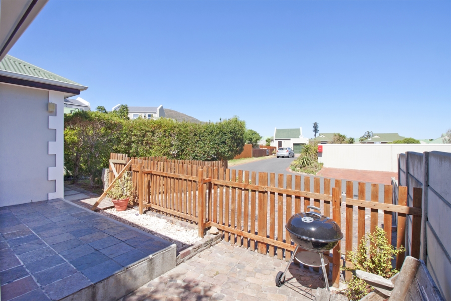 2 Bedroom Property for Sale in Milkwood Park Western Cape